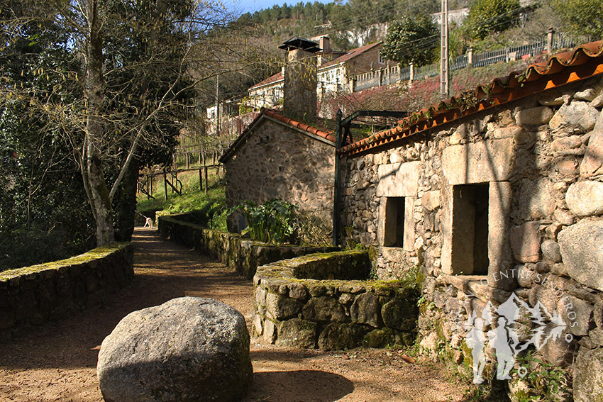 Sendero río Umia